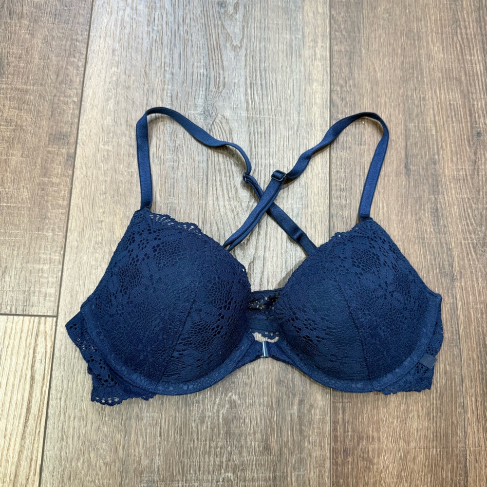 Victoria’s Secret push up lace bra cross cross straps
